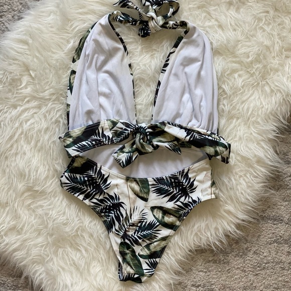 ASOS LAYERED palm plunge halter swimsuit size 0 - Picture 6 of 8